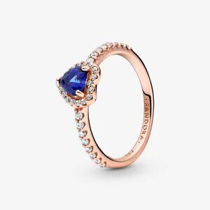 Pandora Sparkling Blue Elevated Heart Ring